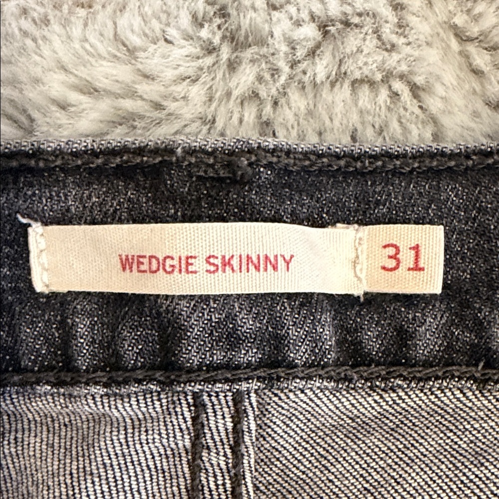 Levi’s Wedgie Skinny Jeans Faded Black Raw Hem High Rise Size 31 - Picture 8 of 10